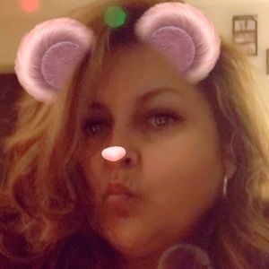 Meet your Posher, Elisa